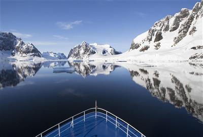 Antarctica Air Cruise - varen door Neumayer Channel