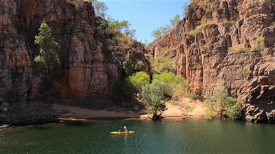 Kanoën in Katherine N.P. (Bron: Tourism Australia)