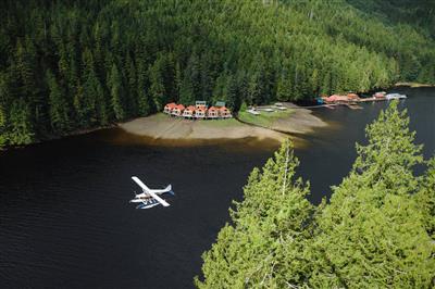 Per watervliegtuig naar afgelegen lodge