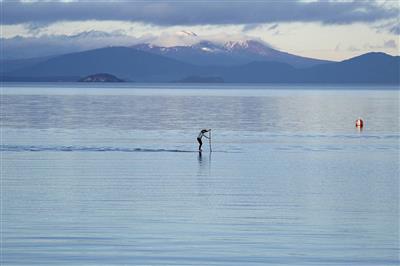 StandUp Paddle Boarding op Lake Taupo