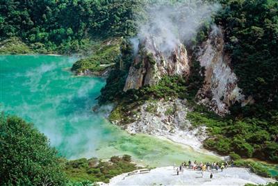 Waimangu Volcanic Valley, Rotorua, New Zealand