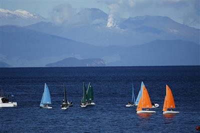 Zeilen op Lake Taupo